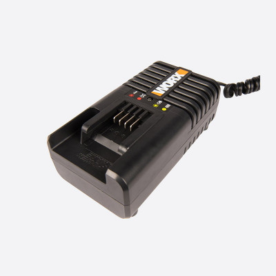 Зарядное устройство автомобильное WORX WA3765  20В 2A