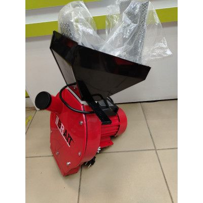 УЦЕНКА, Б/У, БЕЗ КОРОБКИ,ПОТЕРТОСТИ Кормоизмельчитель BRAIT CM2500-C (2,5кВт,300кг/ч,4 сетки)